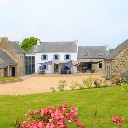 Maison Spacieuse A Plougonven Avec Jacuzzi Et Jardin Esterno foto
