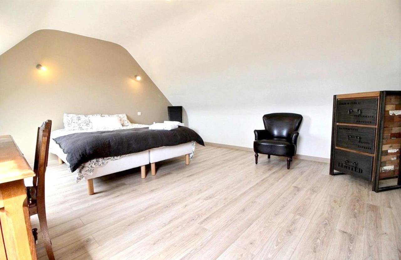 Maison Spacieuse A Plougonven Avec Jacuzzi Et Jardin Esterno foto